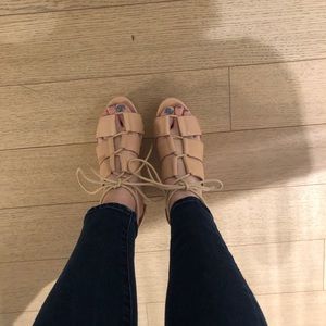 Wooden platform wedges with leather bands